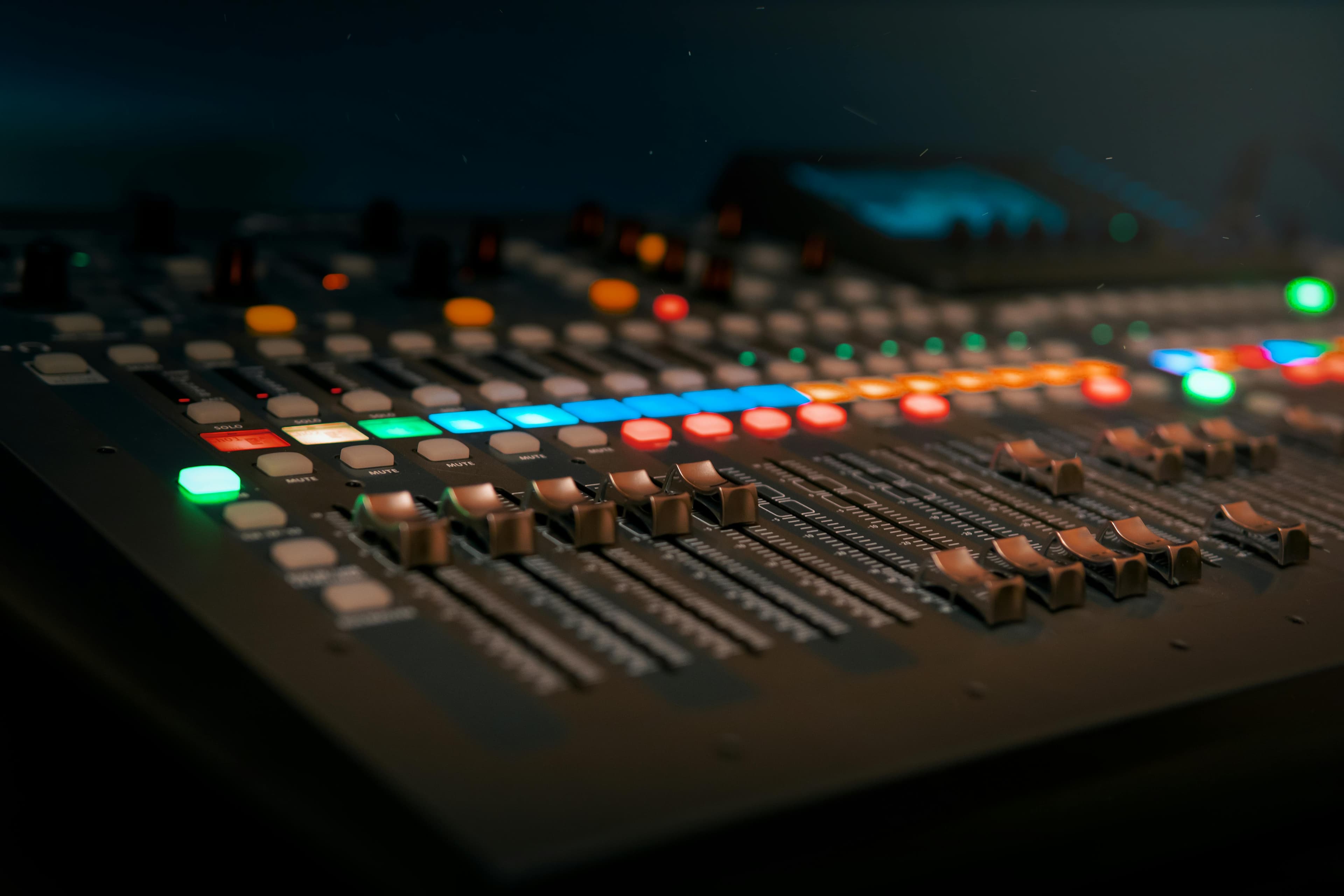 Home Studio Standards: What Voice Actors Need to Deliver Broadcast Quality Audio